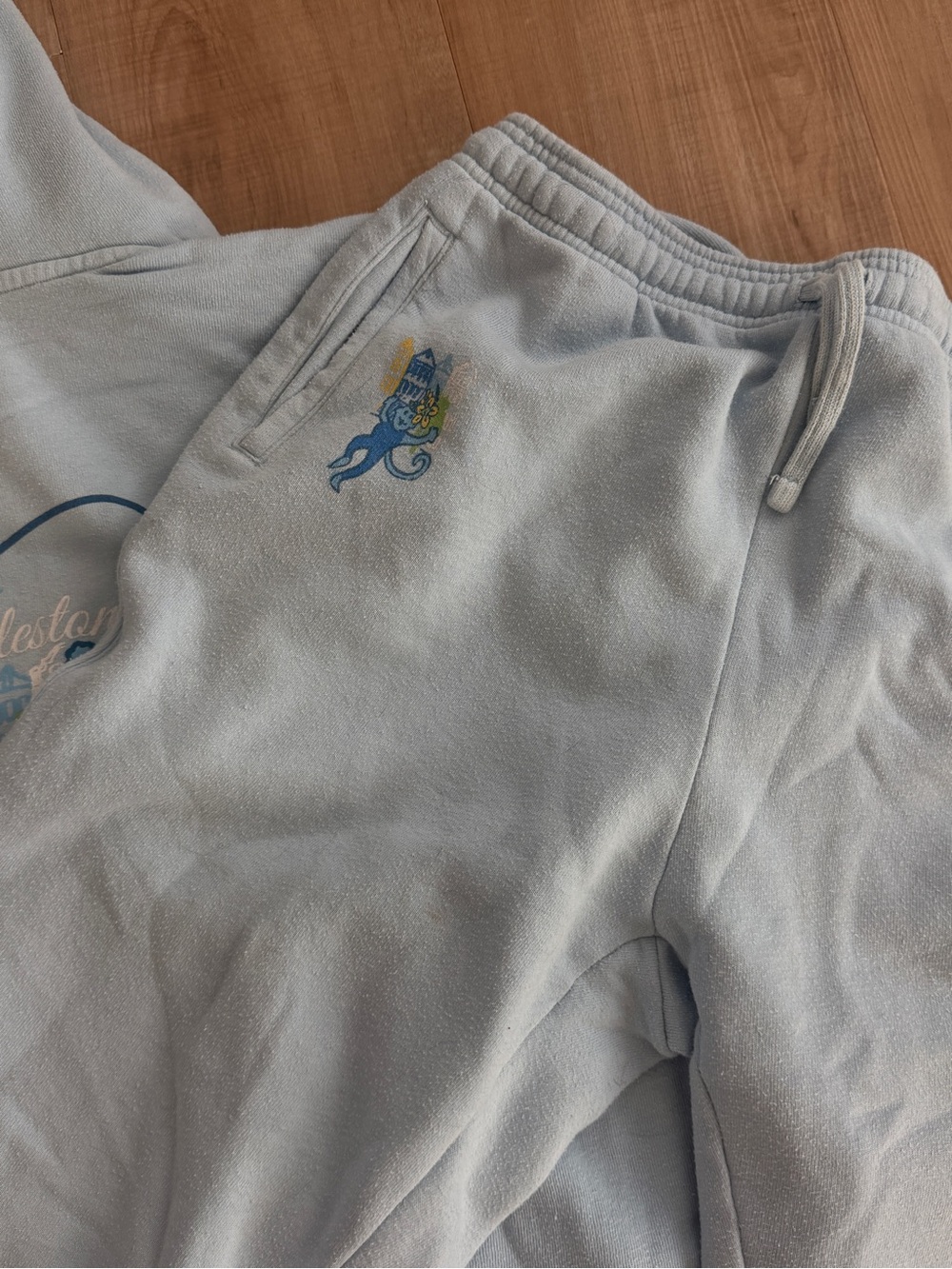 Roller Rabbit store exclusive sweat set - Picture 4 of 4